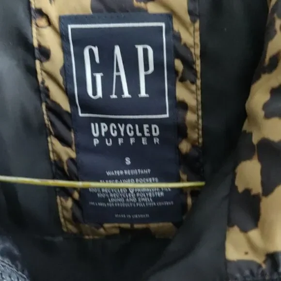 Gap lightweight puffer vest - Picture 3 of 7